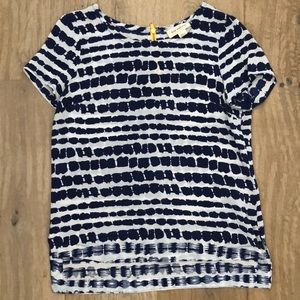 Short sleeve blouse with zipper in back